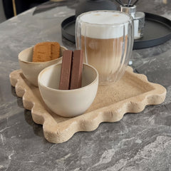 Quadratisches Steinguttablett Beige