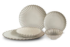 Luxuriöses Geschirrset inspiriert von der Eleganz von Paris, ideal für exquisite Tischdekoration