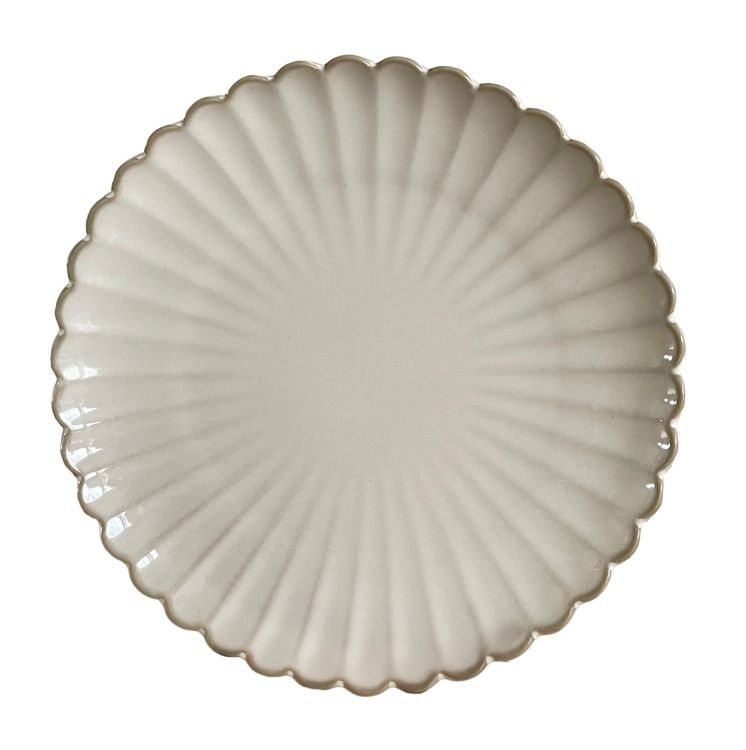 Luxuriöses Geschirrset inspiriert von der Eleganz von Paris, ideal für exquisite Tischdekoration