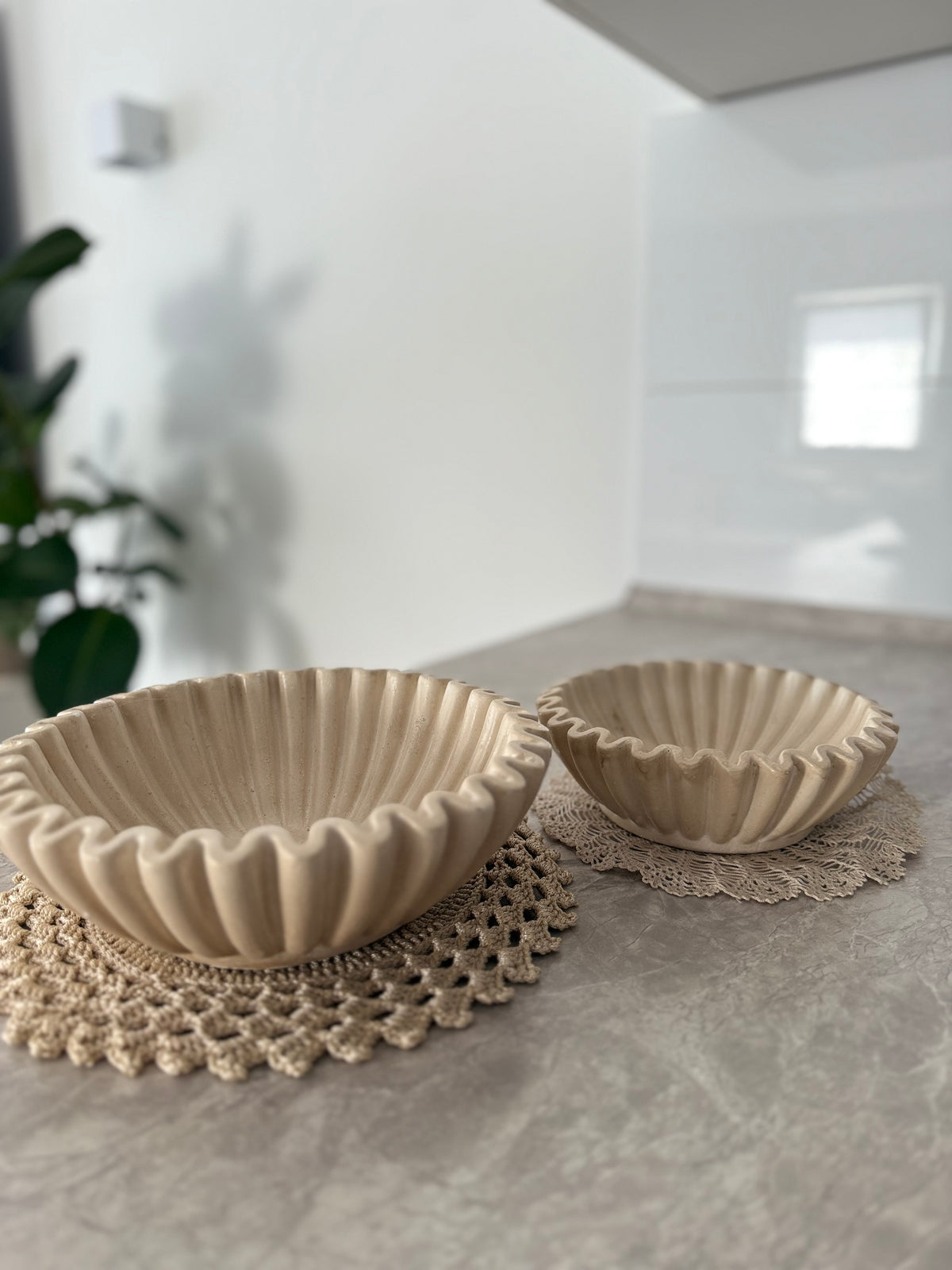 Steingut Schale Ribbel Beige