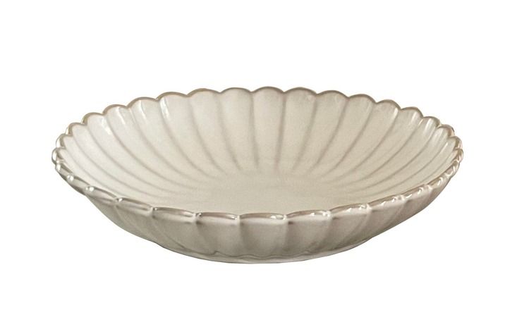 Luxuriöses Geschirrset inspiriert von der Eleganz von Paris, ideal für exquisite Tischdekoration